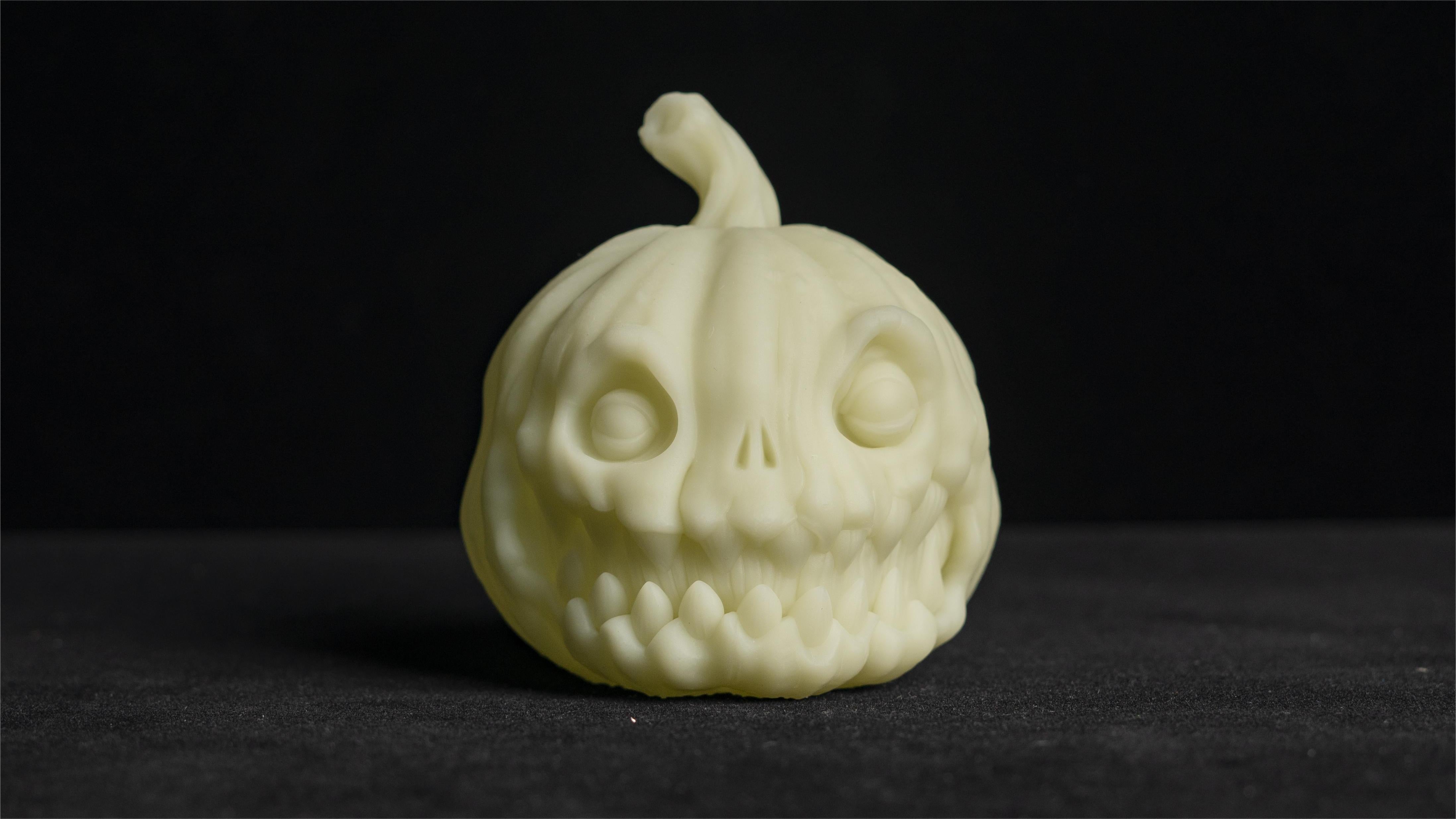 Illuminate Your 3D Printing with Siraya Tech Craft Glow in the Dark Resin and Elegoo Saturn 3 Ultra 12K